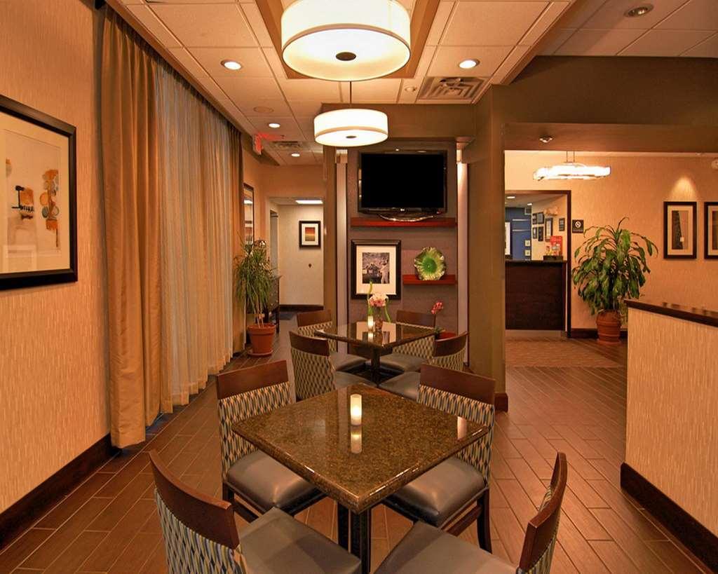Hampton Inn Гейнсвилл Ресторан фото