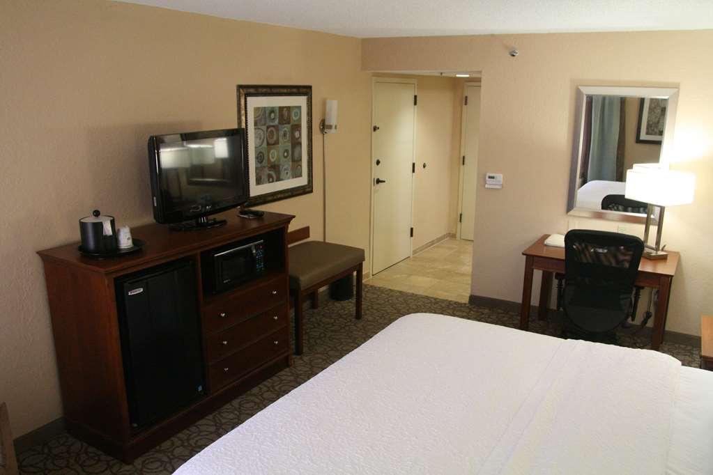 Hampton Inn Гейнсвилл Номер фото