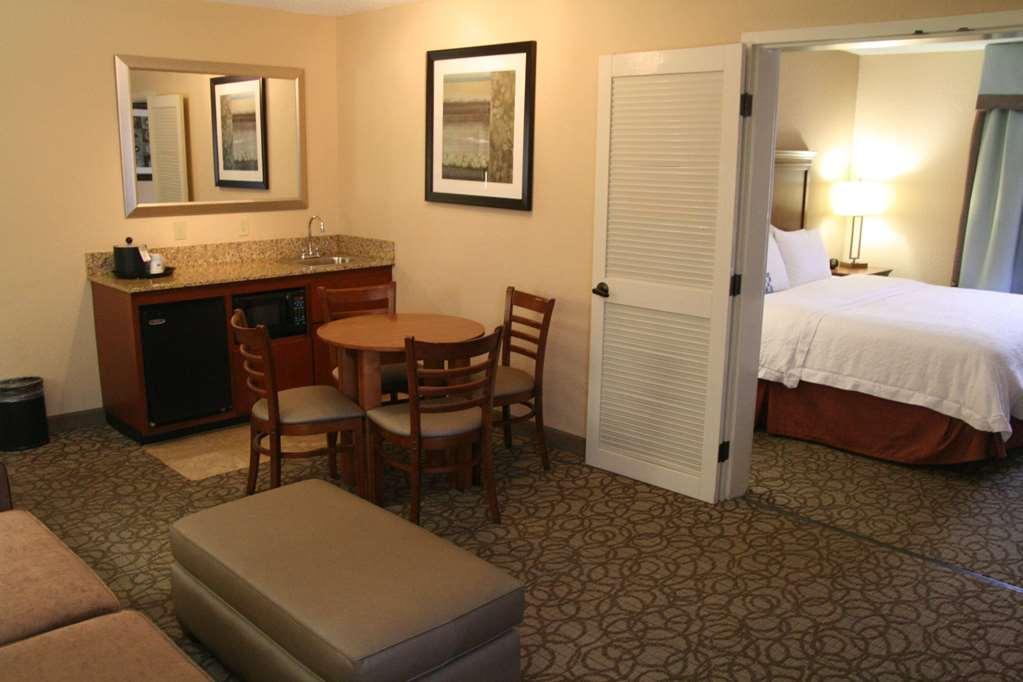 Hampton Inn Гейнсвилл Номер фото