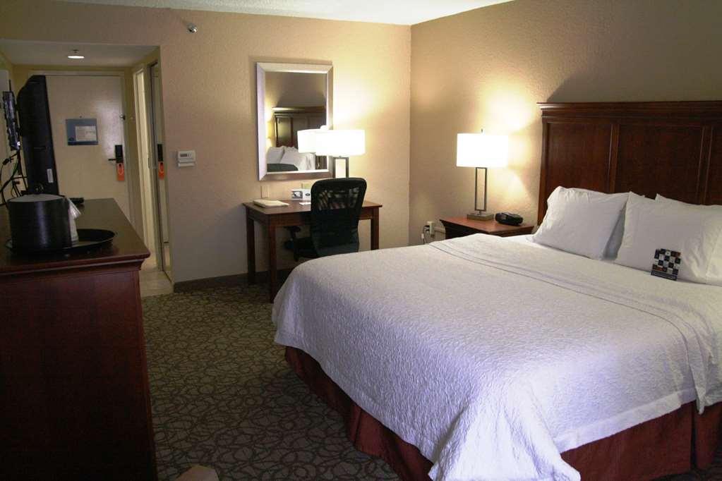 Hampton Inn Гейнсвилл Номер фото