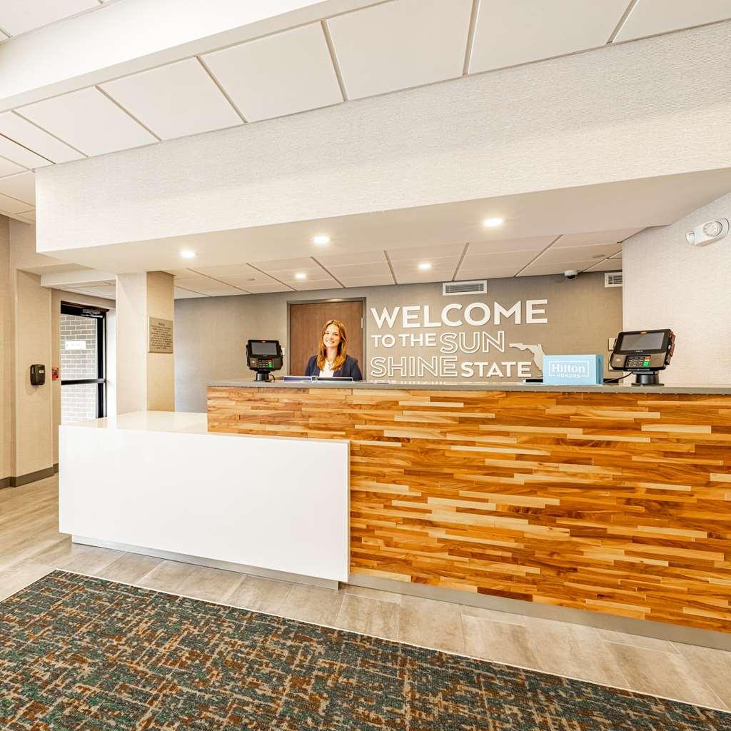 Hampton Inn Гейнсвилл Экстерьер фото