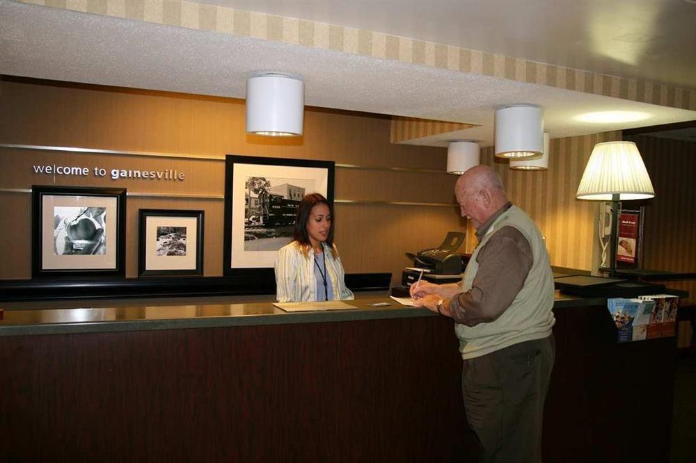 Hampton Inn Гейнсвилл Интерьер фото