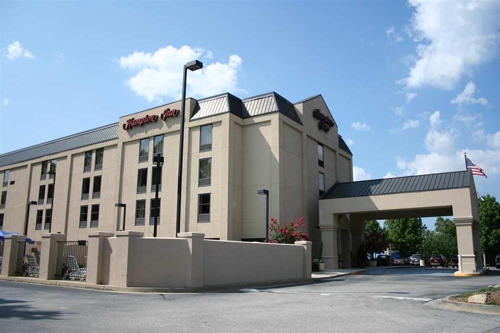 Hampton Inn Гейнсвилл Экстерьер фото