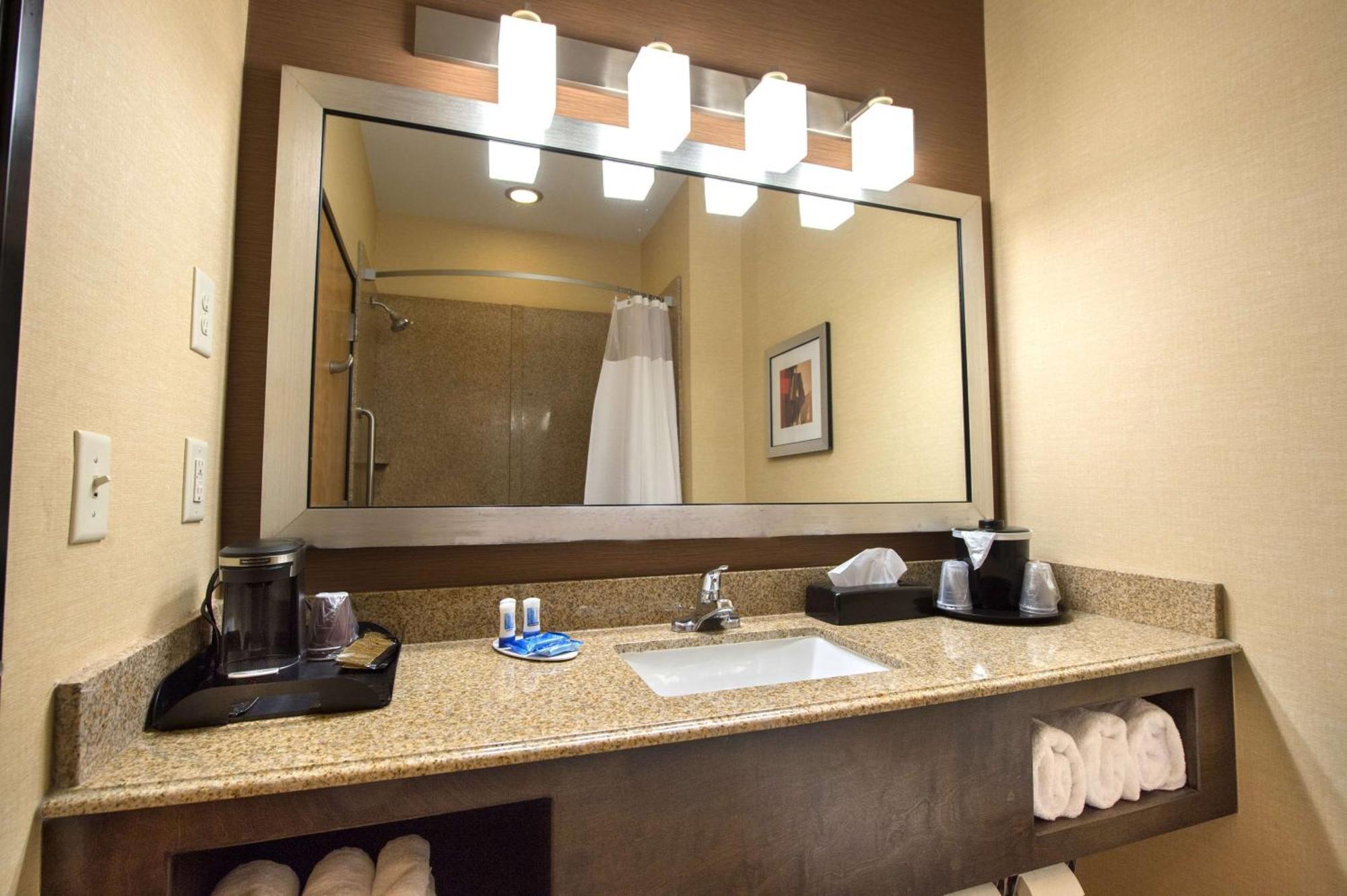 Hampton Inn Гейнсвилл Экстерьер фото